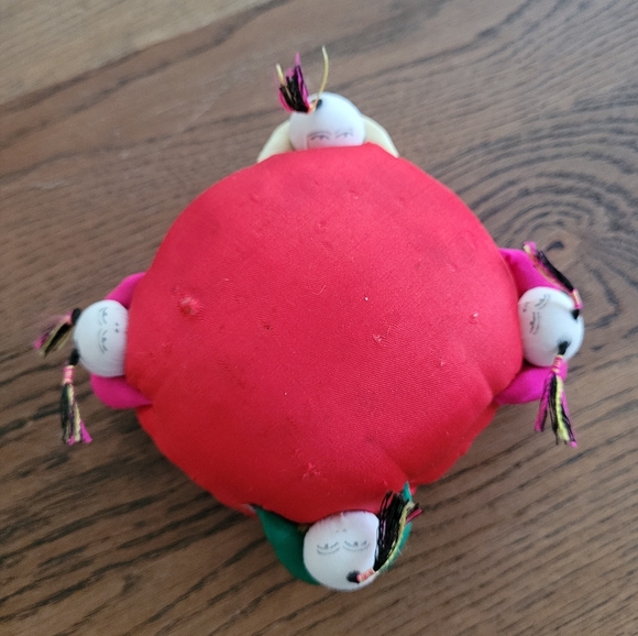 Vintage Oriental Silk Brocade Pin Cushion with Dolls - Picture 4 of 9
